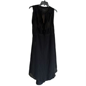 Banana Republic striped quarter button size 4 black sleeveless midi dress